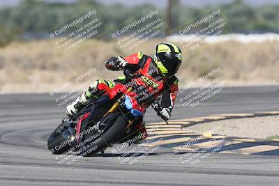 media/Oct-13-2025-Moto Forza (Mon) [[a66d839500]]/3-B Group/Session 3 (Turn 16)/